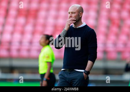 NIJMEGEN, NIEDERLANDE - 18. APRIL: Trainer Danny Schenkel von Ajax beim Frauen-TOTO-KNVB-Pokalfinale zwischen PSV und Ajax am 18. April 2022 im Goffertstadion in Nijmegen, Niederlande (Foto: Broer van den Boom/Orange Picles) Stockfoto