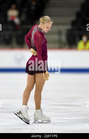 Linnea CEDER (FIN), während des Freilaufens der Frauen, bei den ISU-Junioren-Eiskunstlauf-Weltmeisterschaften 2022, in der Tondiraba Ice Hall, am 17. April 2022 in Tallinn, Estland. Quelle: Raniero Corbelletti/AFLO/Alamy Live News Stockfoto