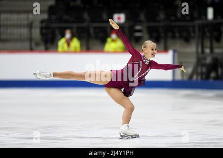 Linnea CEDER (FIN), während des Freilaufens der Frauen, bei den ISU-Junioren-Eiskunstlauf-Weltmeisterschaften 2022, in der Tondiraba Ice Hall, am 17. April 2022 in Tallinn, Estland. Quelle: Raniero Corbelletti/AFLO/Alamy Live News Stockfoto