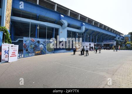 Kalkutta, Westbengalen, Indien. 18. April 2022. Besucher interagieren am letzten Tag einer dreitägigen Messe (16. Bis 18. April 2022), auf der viele renommierte internationale und desi-Marken mit ihren Fotogeräten und Zubehör vertreten sind. (Bild: © Biswarup Ganguly/Pacific Press via ZUMA Press Wire) Stockfoto