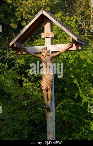 Eine Holzstatue von Jesus Christus auf dem Garrowby Hill in East Riding of Yorkshire soll als Denkmal für König Georg VI. Errichtet worden sein Stockfoto