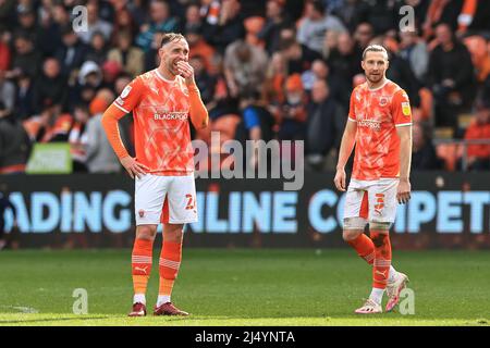 Blackpool, Großbritannien. 18. April 2022. Richard Keogh #26 von Blackpool während des Spiels in Blackpool, Großbritannien am 4/18/2022. (Foto von Mark Cosgrove/News Images/Sipa USA) Quelle: SIPA USA/Alamy Live News Stockfoto