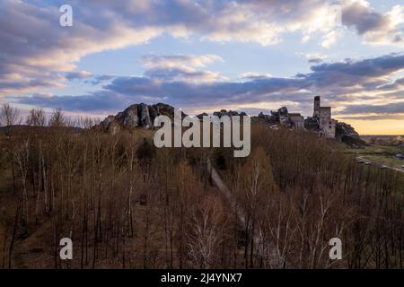 Luftaufnahme der Burgruine in Olsztyn in Polen Stockfoto