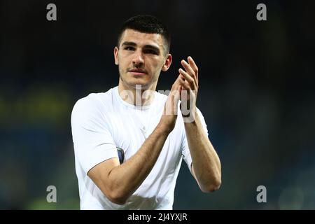 Gewiss Stadium, Bergamo, Italien, 18. April 2022, Bosko Sutalo (Hellas Verona FC) begrüßt seine ehemaligen Mannschaftsfans während des Spiels Atalanta BC gegen Hellas Verona FC - italienischer Fußball Serie A Stockfoto