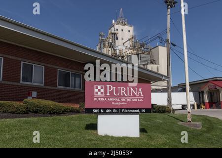 Richmond - ca. April 2022: Purina Animal Nutrition Pflanze. Purina Mills ist die Nutztierfuttereinheit von Land O' Lakes. Stockfoto