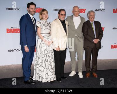 18. April 2022, Los Angeles, Kalifornien, USA: (L-R) Bill Hader, Sarah Goldberg, Stephen Root, Anthony Carrigan und Henry Winkler nehmen an der Premiere der Saison 3 von HBO ''Barry'' Teil. (Bild: © Billy Bennight/ZUMA Press Wire) Stockfoto