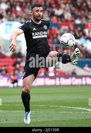 Bristol, England, 18.. April 2022. Enda Stevens von Sheffield Utd beim Sky Bet Championship-Spiel am Ashton Gate, Bristol. Bildnachweis sollte lauten: Darren Staples / Sportimage Stockfoto