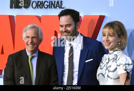 Los Angeles, Kalifornien, USA. 18. April 2022. Schauspieler Henry Winkler, Schauspieler/Executive Producer/Autor/Co-Creator Bill Hader und Schauspielerin Sarah Goldberg nehmen am 3 18. April 2022 an der Premiere von HBO's „Barry“ bei Rolling Greens in Los Angeles, Kalifornien, USA, Teil. Kredit: Barry King/Alamy Live Nachrichten Stockfoto