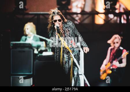 CLISSON, HELLFEST FESTIVAL, FRANKREICH: Steven Tyler, Sänger der amerikanischen Rockband Aerosmith, tritt beim Hellfest Festival 2017 in Clisson für das „Aero-Vederci Baby!“ live auf der Bühne auf. Welttournee 2017 Stockfoto