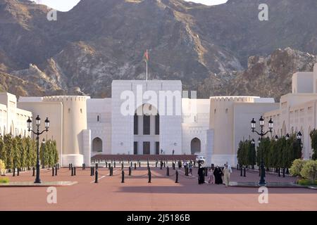 März 15 2022 - Maskat, Oman, Naher Osten: Gegend um den Sultan Qaboos Palast Stockfoto