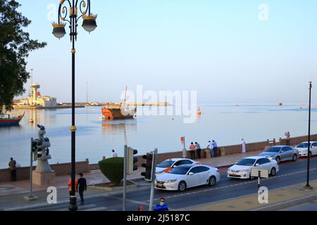 März 15 2022 - Maskat, Oman, Mittlerer Osten: Blick auf die Küste des Distrikts Muttrah Stockfoto