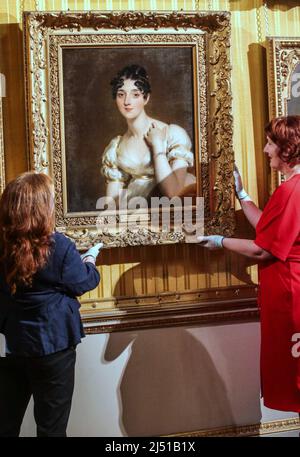 London UK 19 April 2022 Harriet Arbuthnt, mit dem der Herzog angeblich Geschäfte gemacht hatte, obwohl er noch nie zuvor eine neue Ausstellung über die komplexen Beziehungen zwischen Arthur Wellesley, 1. Duke of Wellington (1769-1852), und den Frauen, die ihm am nächsten waren, gezeigt hatte, wird im Apsley House eröffnet. Durch Briefe, Porträts und vieles mehr, Leihgaben aus öffentlichen und privaten Sammlungen.21. April – 30. Oktober 2022. Paul Quezada-Neiman/Alamy Live News Stockfoto