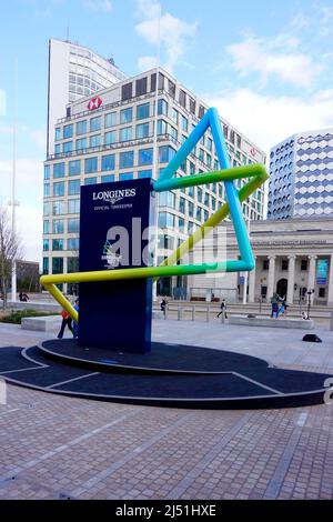 Countdown-Uhr für die 2022 Commonwealth-Spiele vor der Birmingham Library Stockfoto