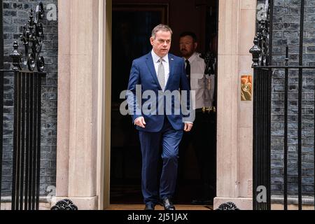 LONDON, GROSSBRITANNIEN. 19. April 2022. Nigel Adams Nigel Adams Staatsminister (Minister ohne Portfolio) verlässt die Downing Street 10 nach der ersten Kabinettssitzung, als das Parlament aus der Osterpause zurückkehrt. Kredit: amer ghazzal/Alamy Live Nachrichten Stockfoto