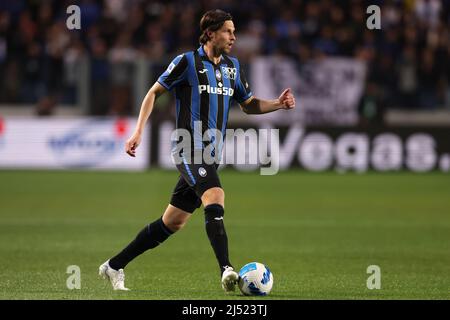 Bergamo, Italien, 18.. April 2022. Hans Hateboer von Atalanta während des Spiels der Serie A im Gewiss Stadium, Bergamo. Bildnachweis sollte lauten: Jonathan Moscrop / Sportimage Stockfoto