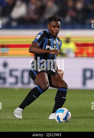 Bergamo, Italien, 18.. April 2022. Duvan Zapata von Atalanta während des Serie A-Spiels im Gebiss-Stadion, Bergamo. Bildnachweis sollte lauten: Jonathan Moscrop / Sportimage Stockfoto