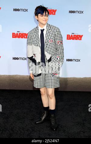 Los Angeles, Kalifornien. 18. April 2022. Elsie Fisher bei der Premiere DER BARRY-Saison 3, Rolling Greens auf Mateo, Los Angeles, CA, 18. April 2022. Kredit: Priscilla Grant/Everett Collection/Alamy Live Nachrichten Stockfoto