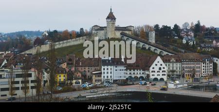 Mittelalterliche Stadt Schaffhausen, Munot Festung und Rhein Stockfoto