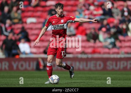 MIDDLESBROUGH, GROSSBRITANNIEN. APR 18. Paddy McNair von Middlesbrough während des Sky Bet Championship-Spiels zwischen Middlesbrough und Huddersfield Town am Montag, den 18.. April 2022 im Riverside Stadium, Middlesbrough. (Kredit: Mark Fletcher | MI News) Kredit: MI Nachrichten & Sport /Alamy Live News Stockfoto