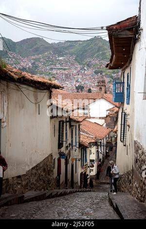 Gepflasterte Straße im San Blas Bezirk von Cusco Stockfoto