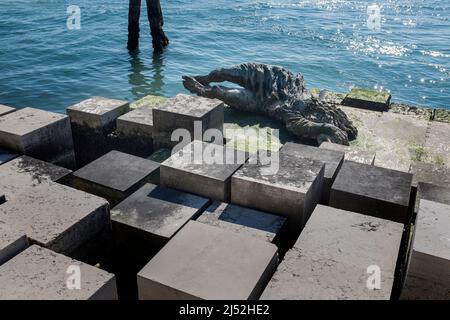 Bronzemedaille der Partisanin von Augusto Murer Venedig Italien Stockfoto