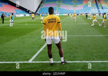Arnhem, Niederlande. Vitesse, 19. April 2022, ARNHEM - Vitesse Spieler vor dem niederländischen Eredivisie-Spiel zwischen Vitesse und Sparta Rotterdam beim Gelredome am 19. April 2022 in Arnhem, Niederlande. Vitesse - Sparta wurde am 4. März in der Verletzungszeit nach Fehlverhalten durch die Heimleute suspendiert. ANP JEROEN PUTMANS Stockfoto