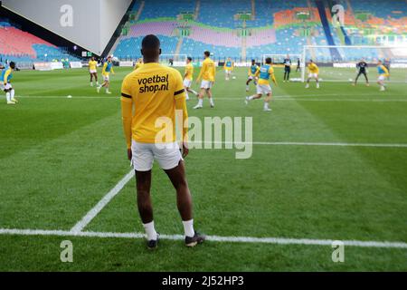 Arnhem, Niederlande. Vitesse, 19. April 2022, ARNHEM - Vitesse Spieler vor dem niederländischen Eredivisie-Spiel zwischen Vitesse und Sparta Rotterdam beim Gelredome am 19. April 2022 in Arnhem, Niederlande. Vitesse - Sparta wurde am 4. März in der Verletzungszeit nach Fehlverhalten durch die Heimleute suspendiert. ANP JEROEN PUTMANS Stockfoto