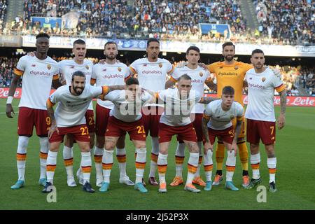 Neapel, Italien. 18.. April 2022. Training von AS Roma während des Spiels der Serie A 2021/22 zwischen SSC Napoli und AS Roma im Diego Armando Maradona Stadium (Foto: Agostino Gemito/Pacific Press/Sipa USA) Credit: SIPA USA/Alamy Live News Stockfoto