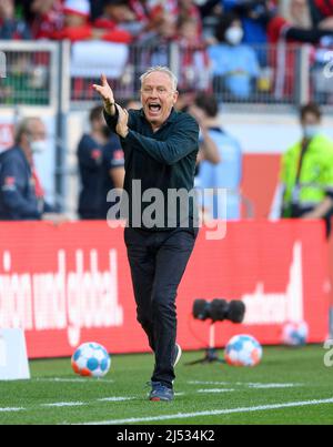 Trainer Christian STREICH (FR) Geste, Geste, Fußball 1. Bundesliga, 30. Spieltag, SC Freiburg (FR) - VfL Bochum (BO) 3: 0, am 16.. April 2022 in Freiburg/Deutschland. #Die DFL-Vorschriften verbieten die Verwendung von Fotos als Bildsequenzen und/oder quasi-Video # Â Stockfoto