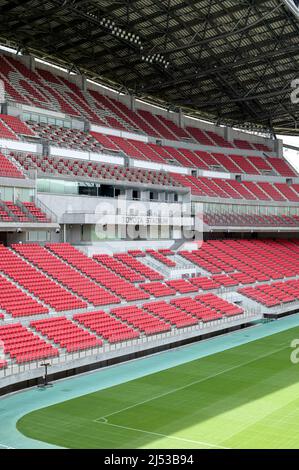 Kommentarfeld und leere Sitze im Toyota-Stadion in Japan. Stockfoto