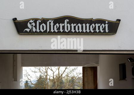 Mallersdorf Pfaffenberg, Deutschland. 14. April 2022. Die Klosterbrauerei steht auf einem Gebäude im Kloster Mallersdorf. Quelle: Armin Weigel/dpa/Alamy Live News Stockfoto