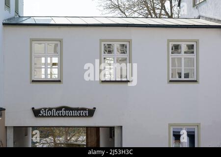 Mallersdorf Pfaffenberg, Deutschland. 14. April 2022. Die Klosterbrauerei im Kloster Mallersdorf. Quelle: Armin Weigel/dpa/Alamy Live News Stockfoto