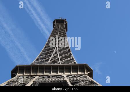 Paris, Frankreich, Europa: Details vom Eiffelturm aus gesehen, Metallturm, der 1889 von Gustave Eiffel für die Weltausstellung fertiggestellt wurde Stockfoto