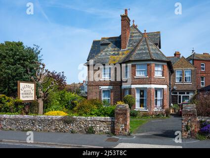 Victoria Hotel, ein Bed & Breakfast Hotel in einem alten Gebäude in New Road, Littlehampton, West Sussex, England, Großbritannien. Stockfoto