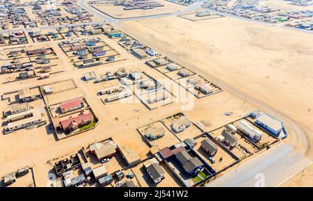 Luftaufnahme von Swakopmund, Skeleton Coast, Erongo Region an der Westküste Namibias, Südwestafrika Stockfoto