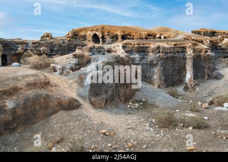 Geschichtete Stadt, erodierte vulkanische Gesteinsformation, Kanarische Inseln, Lanzarote Stockfoto