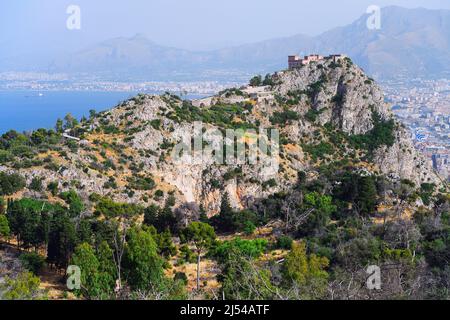 Castello Utveggio auf dem Monte Pellegrino, Italien, Sicilia, Palermo Stockfoto