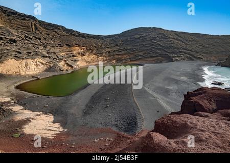 Charco de los Clicos, El Lago Verde, grüne Lagune in der Nähe von El Golfo, Kanarische Inseln, Lanzarote Stockfoto