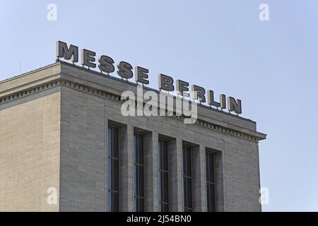 Historischer Haupteingang und Inschrift der Messe Berlin, Masurenallee, Deutschland, Berlin Stockfoto