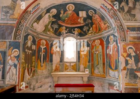 Basilica di Santa Caterina d'Alessandria in Galatina ist ein nationales Denkmal im romanischen und gotischen Stil. Apulien, Italien. Der Innenraum ist komplett neu Stockfoto