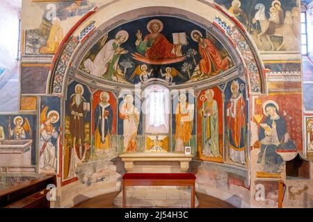 Basilica di Santa Caterina d'Alessandria in Galatina ist ein nationales Denkmal im romanischen und gotischen Stil. Apulien, Italien. Der Innenraum ist komplett neu Stockfoto