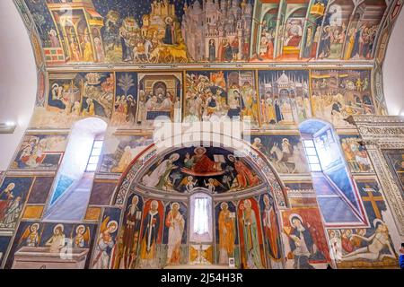 Basilica di Santa Caterina d'Alessandria in Galatina ist ein nationales Denkmal im romanischen und gotischen Stil. Apulien, Italien. Der Innenraum ist komplett neu Stockfoto