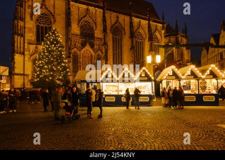 Weihnachtsmarkt an der Kirche St. Lamberti, Münster Stockfoto