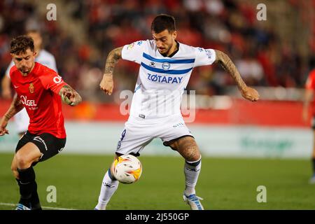 Palma de Mallorca, Spanien. 19. April 2022. Joselu (Alaves) Fußball: Spanisches Spiel 'La Liga Santander' zwischen RCD Mallorca 2-1 Deportivo Alaves beim Visit Mallorca Estadi in Palma de Mallorca, Spanien. Quelle: Mutsu Kawamori/AFLO/Alamy Live News Stockfoto