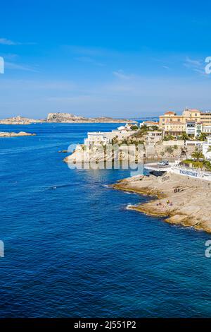 PANORAMA SUR L'ANSE DE LA FAUSSE MONNAIE ET LES ILES DU FRIOUL. MARSEILLE, PROVENCE, FRANKREICH 13 Stockfoto