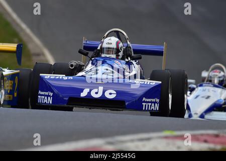 Tony Hancock, Lola T670, HSCC Classic Formel 3 Meisterschaft mit der Formel Atlantic. Für die Formel-3-Fahrzeuge kommen Fahrzeuge in Frage, die zwischen 1971 Jahren gefahren sind Stockfoto