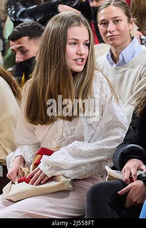 Madrid, Spanien. 20. April 2022. Kronprinzessin Leonor von Spanien nimmt an einer Konferenz zum Thema Jugend- und Cybersicherheit „Genießen Sie das Internet sicher“ Teil, die vom Nationalen Institut für Cybersicherheit (INCIBE) an der Julio Verne Highschool in Madrid organisiert wird. (Foto: Atilano Garcia/SOPA Images/Sipa USA) Quelle: SIPA USA/Alamy Live News Stockfoto