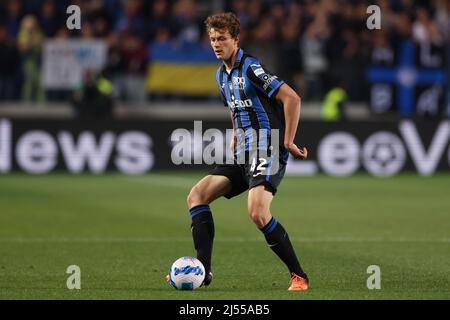 Bergamo, Italien, 18.. April 2022. Giorgio Scalvini von Atalanta während des Serie A Spiels im Gewiss Stadium, Bergamo. Bildnachweis sollte lauten: Jonathan Moscrop / Sportimage Stockfoto