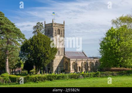 Die Norman Church of St Michael the Archangel in Compton Martin in der Mendip Hills National Landscape, Somerset, England. Stockfoto