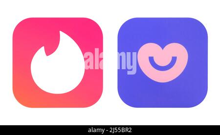 Kiew, Ukraine - 08. Februar 2022: Set von beliebten Dating-Handy-Apps Icons: Tinder und Badoo, gedruckt auf weißem Papier Stockfoto